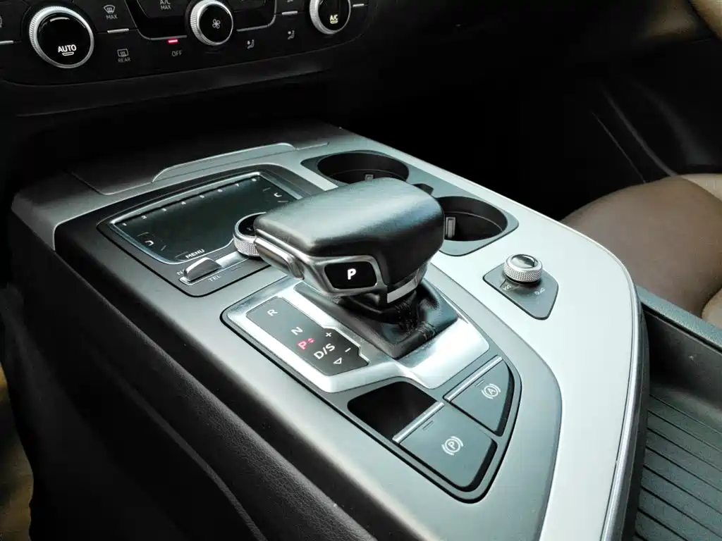 Audi Q7 — миниатюра 10
