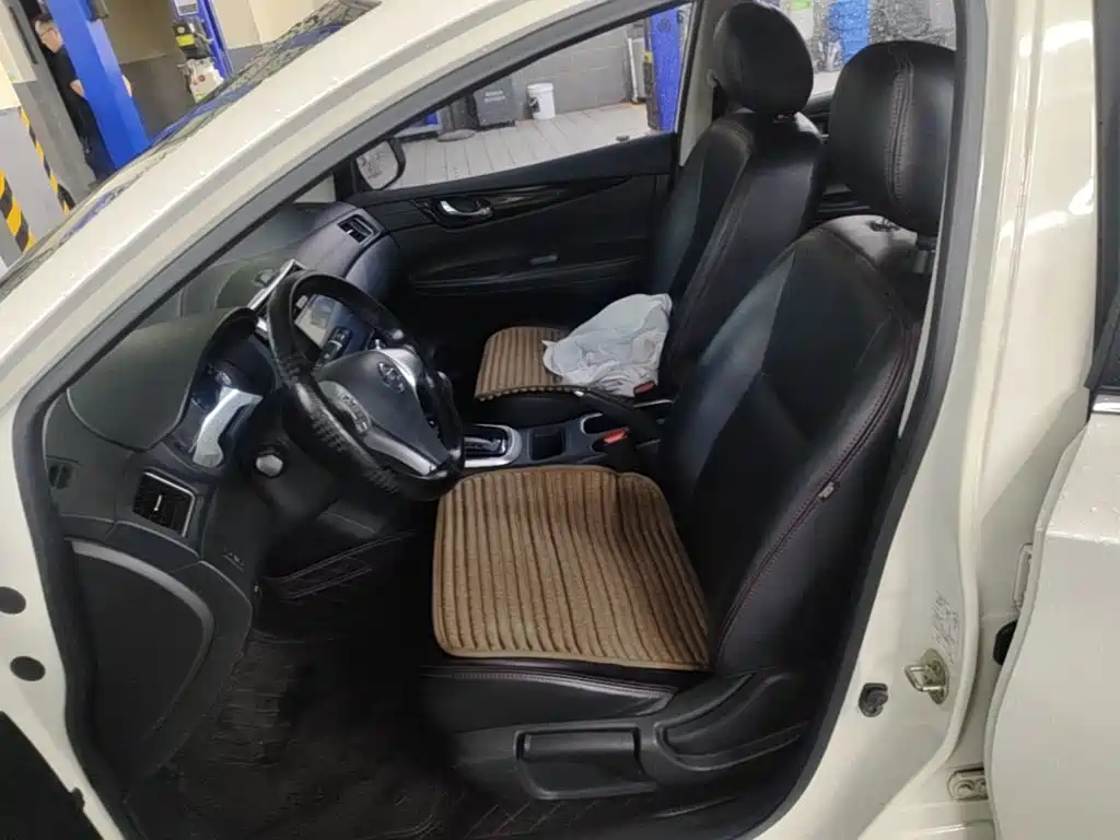 Nissan Tiida — миниатюра 8