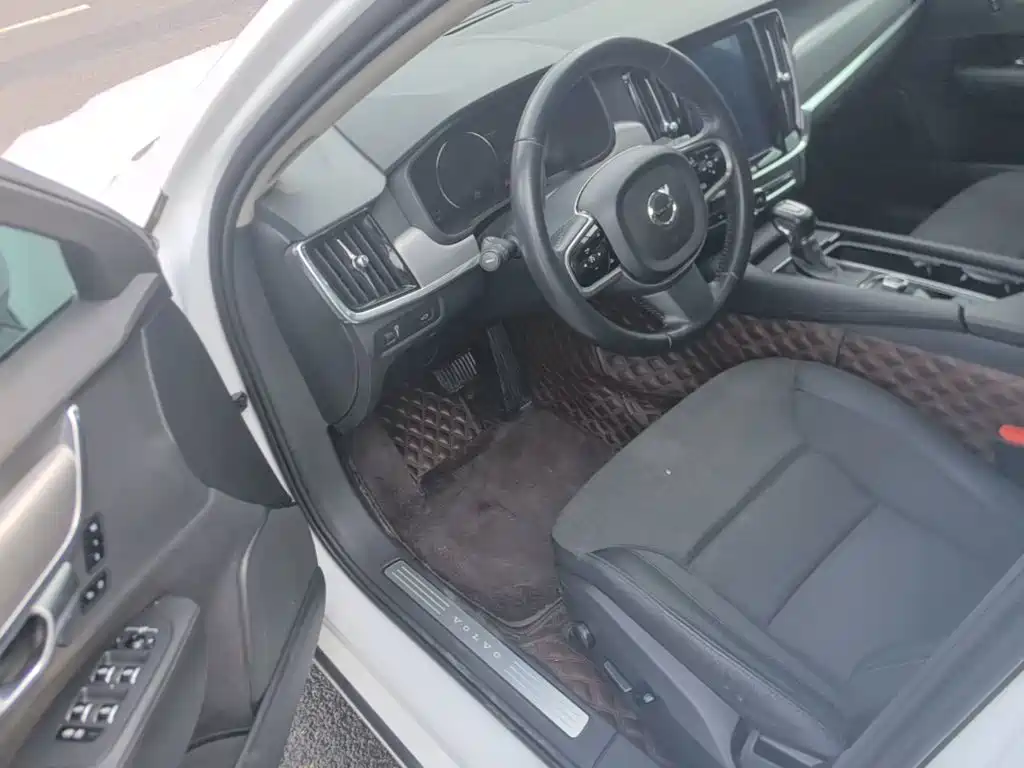 Volvo S90 — миниатюра 16