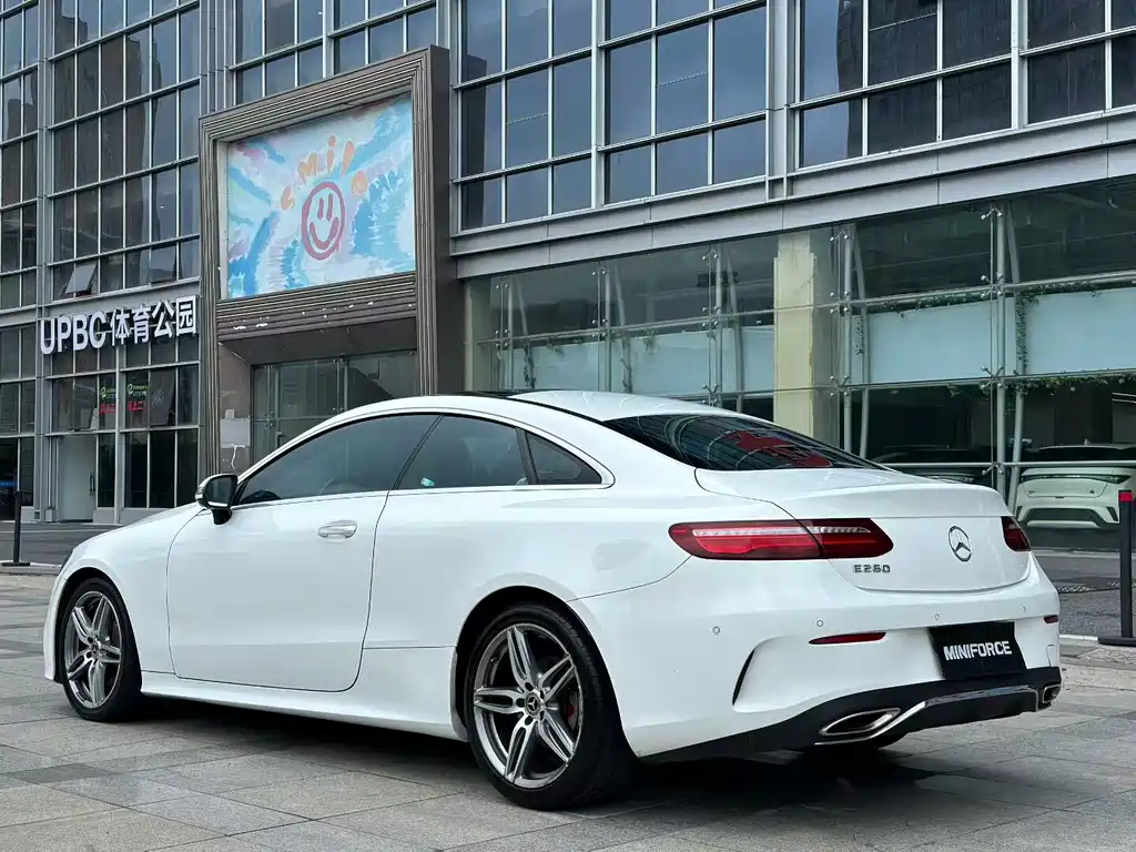 MERCEDES-BENZ E CLASS