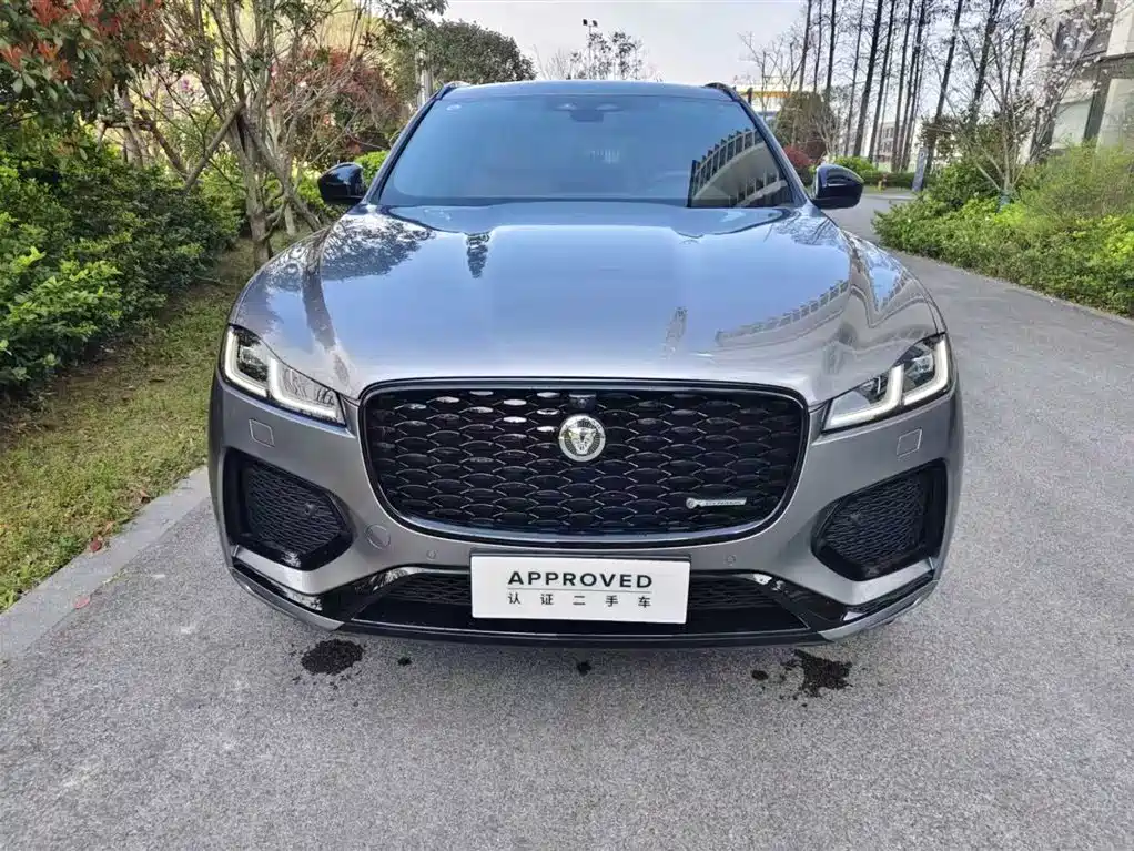 Jaguar F-Pace 2025 P250 R-Dynamic SE