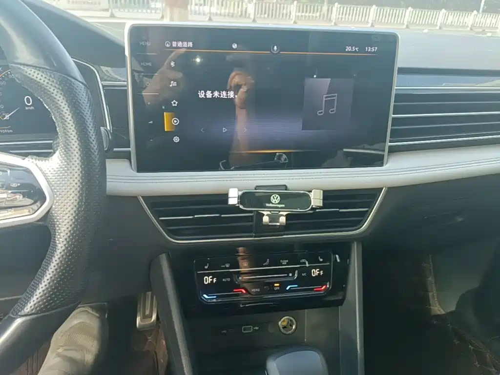 Volkswagen Tiguan L — миниатюра 13
