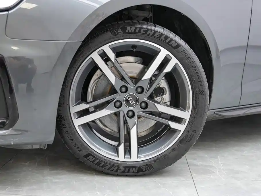 Audi A4L — миниатюра 3