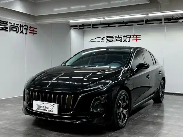 Hongqi E-QM5