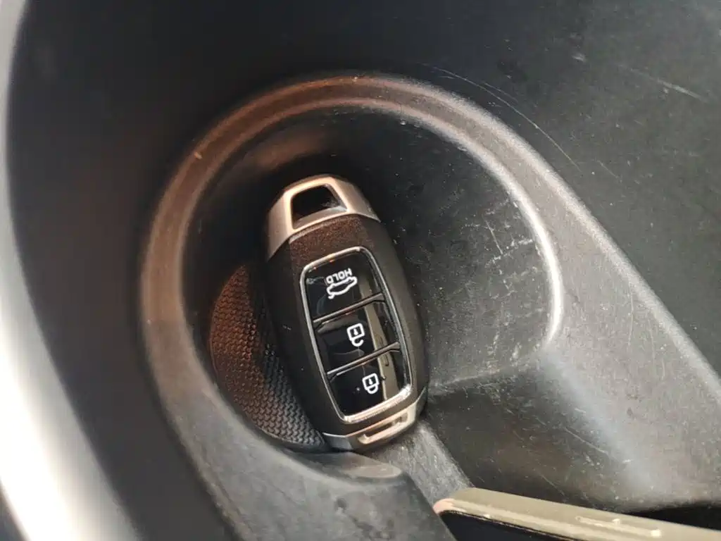 Hyundai Elantra — миниатюра 9