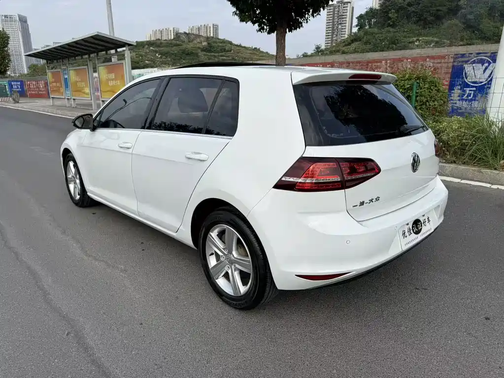 Volkswagen Golf — миниатюра 12