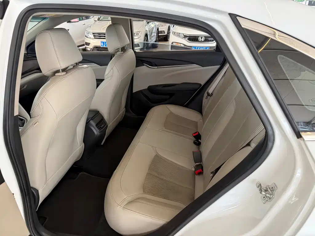 Buick Excelle — миниатюра 16