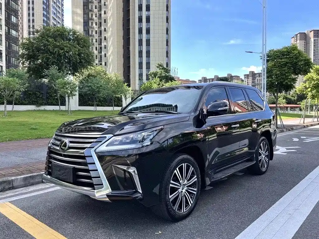 Lexus LX