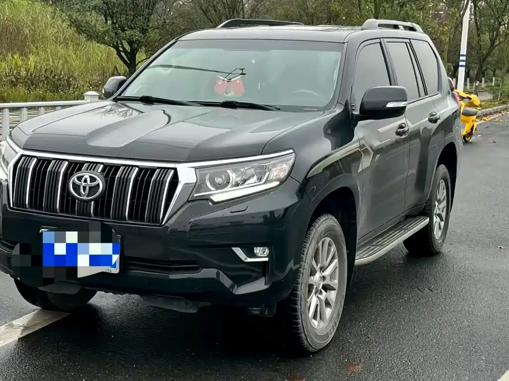 TOYOTA PRADO
