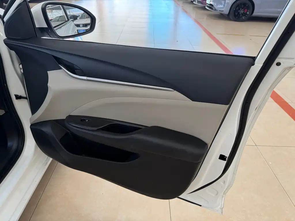 Buick Excelle — миниатюра 27