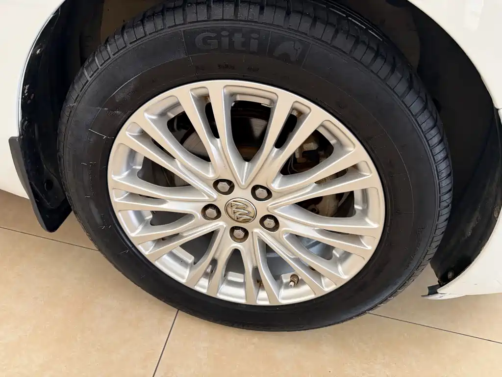 Buick Excelle — миниатюра 8
