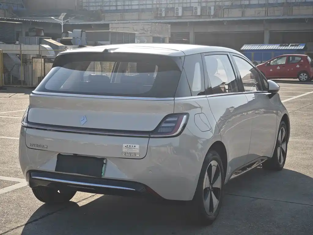Baojun Yunduo — миниатюра 7