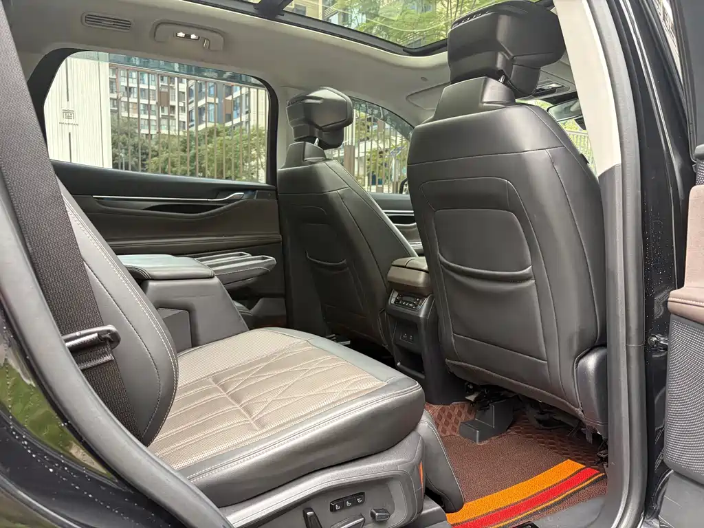 Ford Edge — миниатюра 13