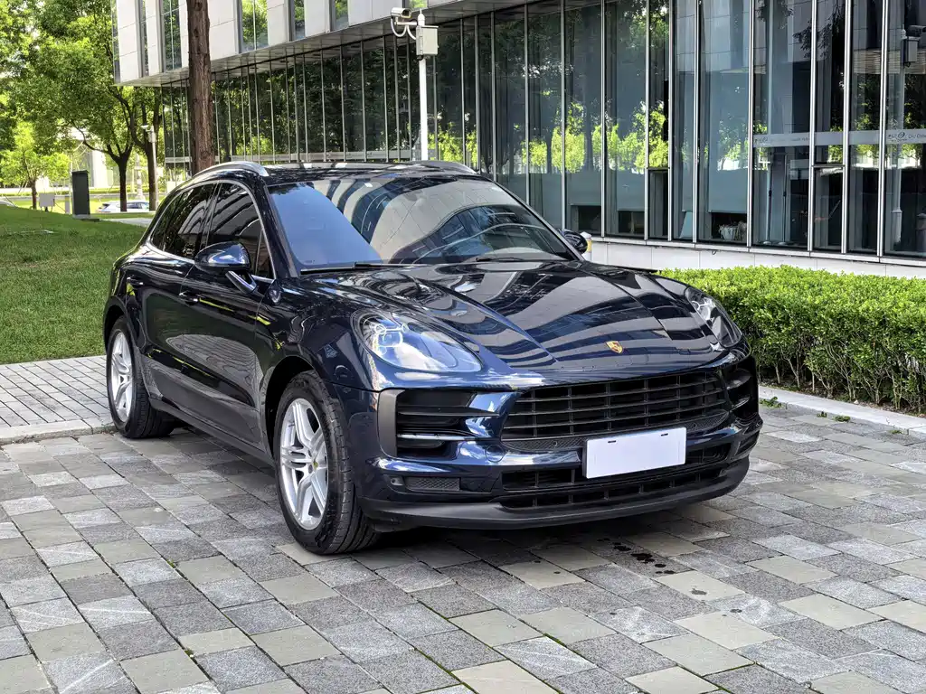 Porsche Macan — миниатюра 3