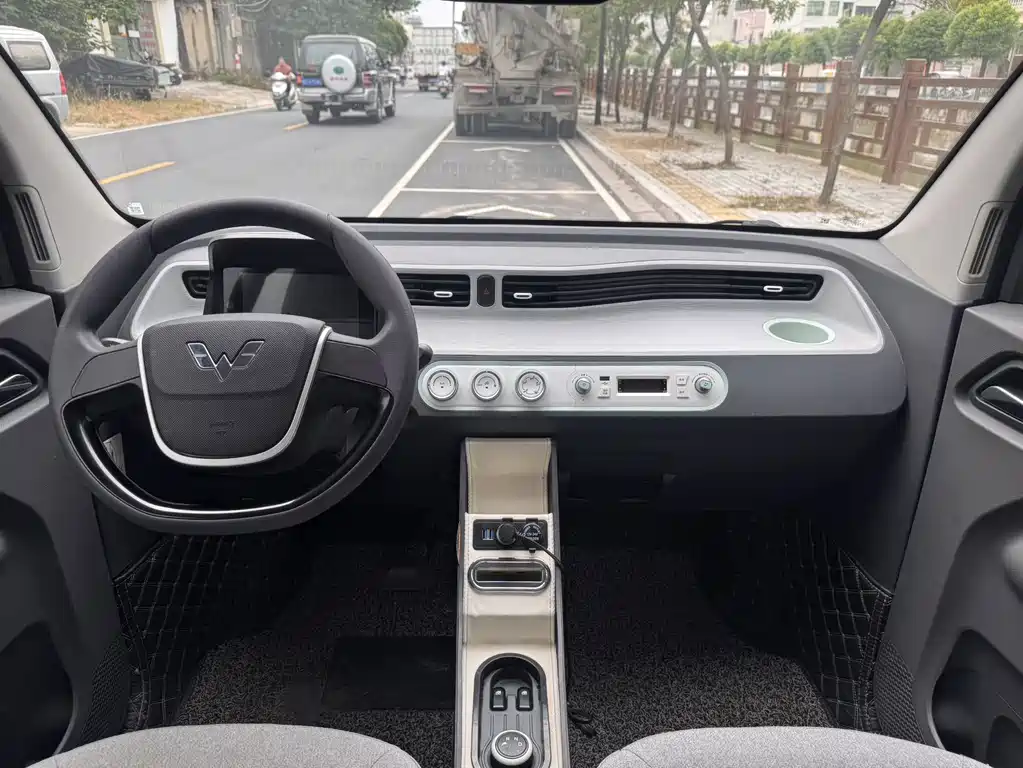 Wuling MINIEV — миниатюра 8
