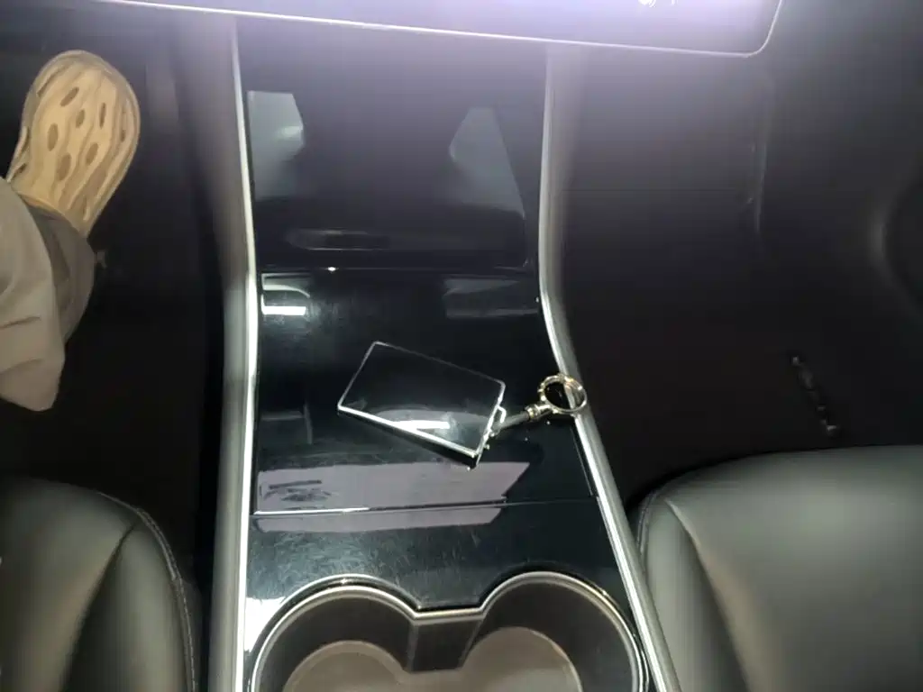 Tesla Model 3 — миниатюра 14