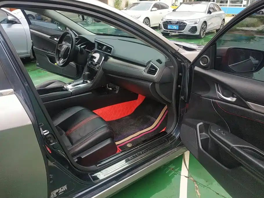 Honda Civic — миниатюра 8