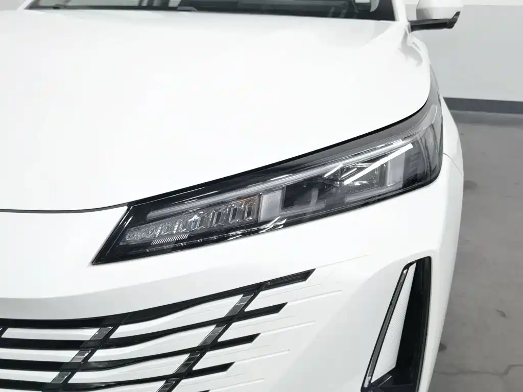Changan Eado — миниатюра 7