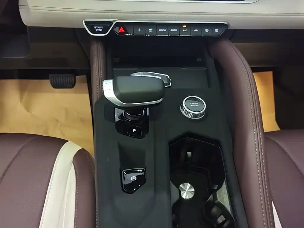 Geely Xingyue L — миниатюра 14