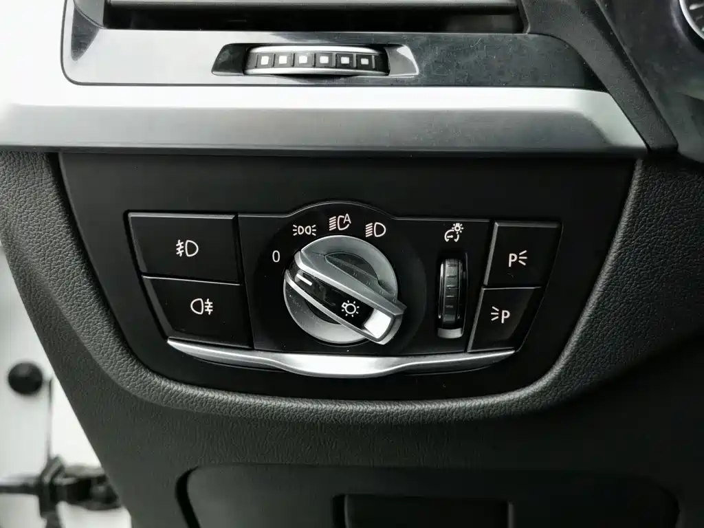 BMW X3 — миниатюра 21