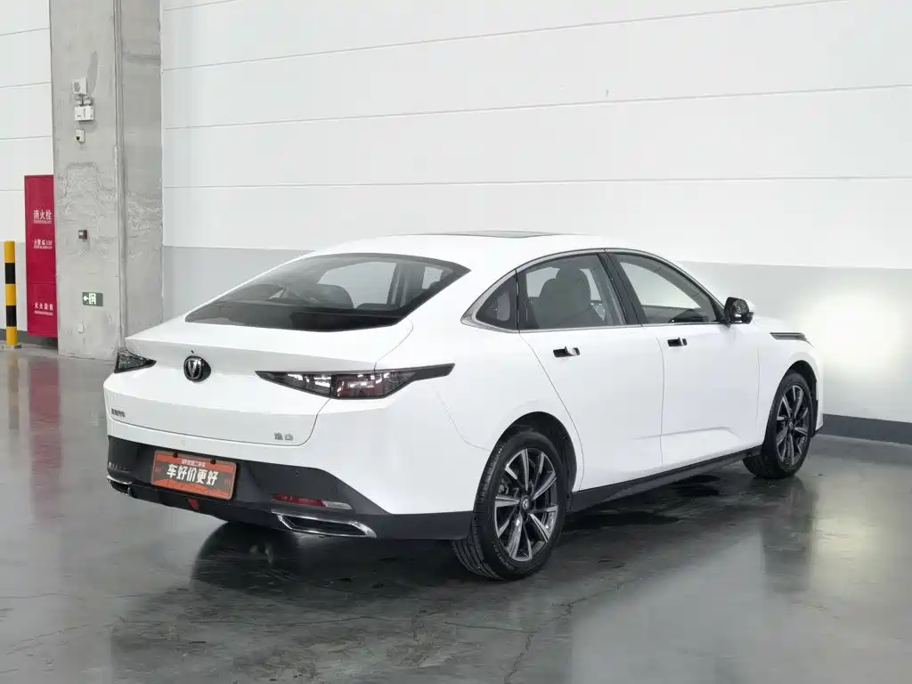 Changan Eado — миниатюра 2