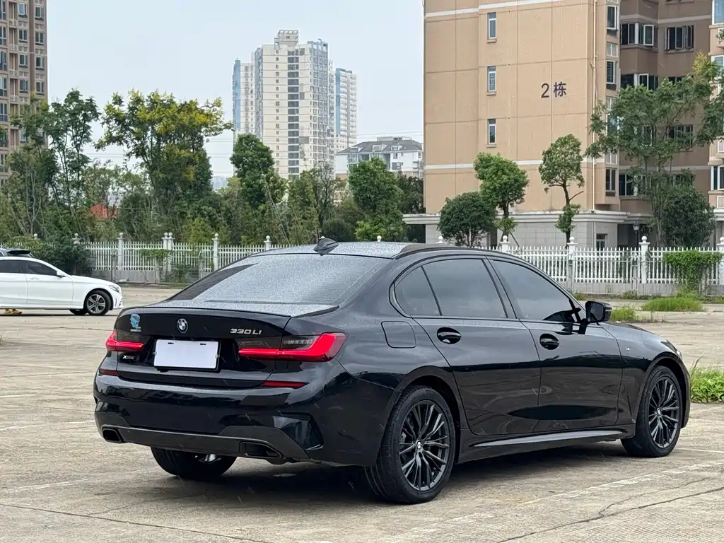 BMW 3 Series — миниатюра 11