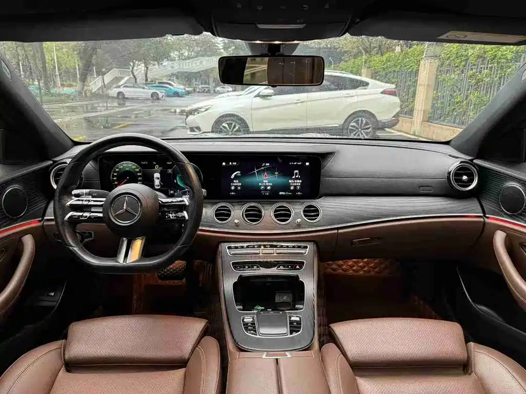 MERCEDES-BENZ E CLASS