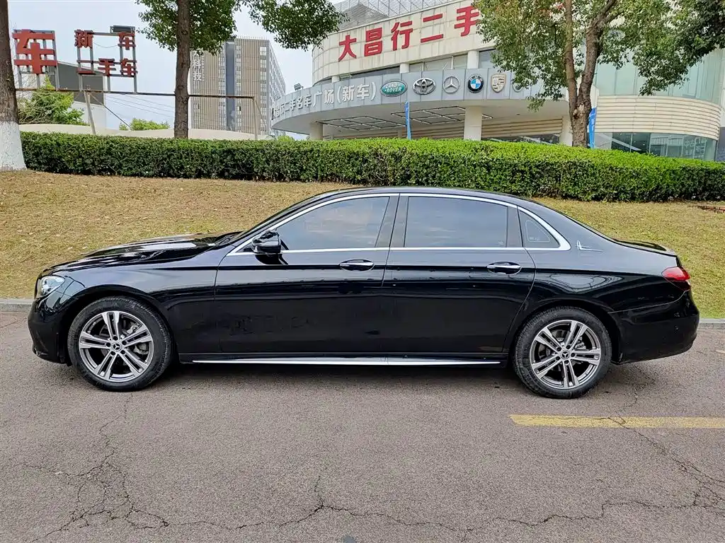 MERCEDES-BENZ E CLASS