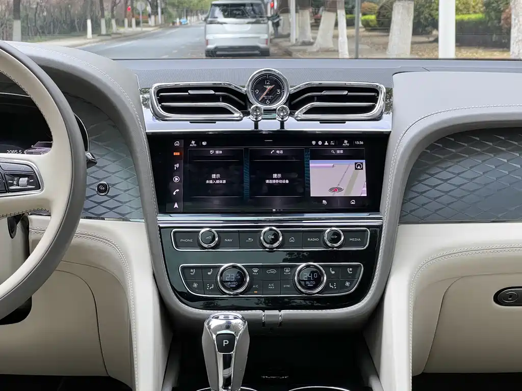 BENTLEY TIMYUE PLUG IN HYBRID