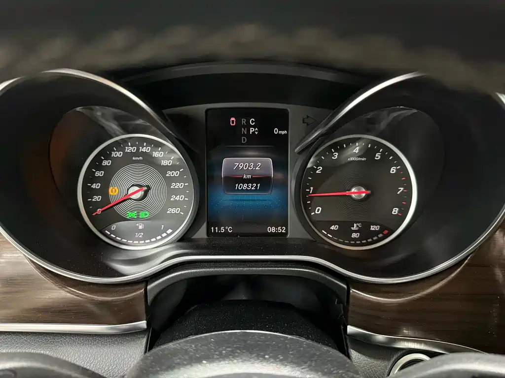 MERCEDES-BENZ V CLASS