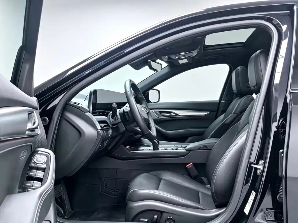 Cadillac CT5 — миниатюра 5