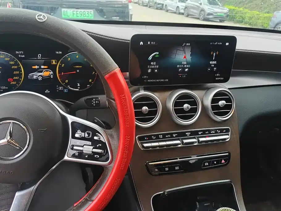 Mercedes-Benz GLC — миниатюра 12