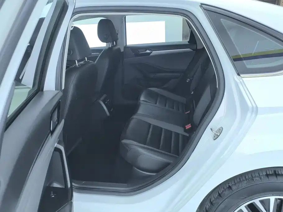 Volkswagen Sagitar — миниатюра 11