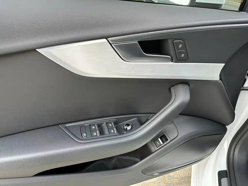 Audi A4L — миниатюра 20