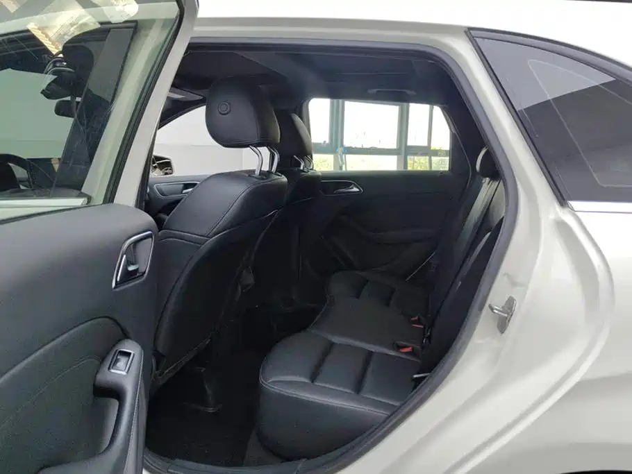 Mercedes-Benz B-Class — миниатюра 11