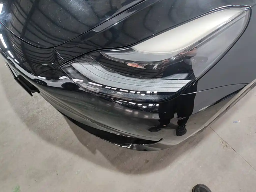 Tesla Model 3 — миниатюра 18