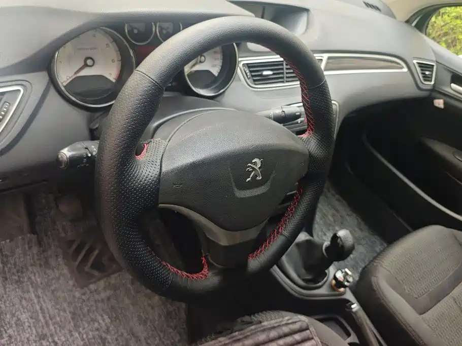 Peugeot 308 — миниатюра 12