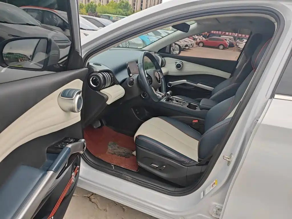 BYD Yuan Plus — миниатюра 16