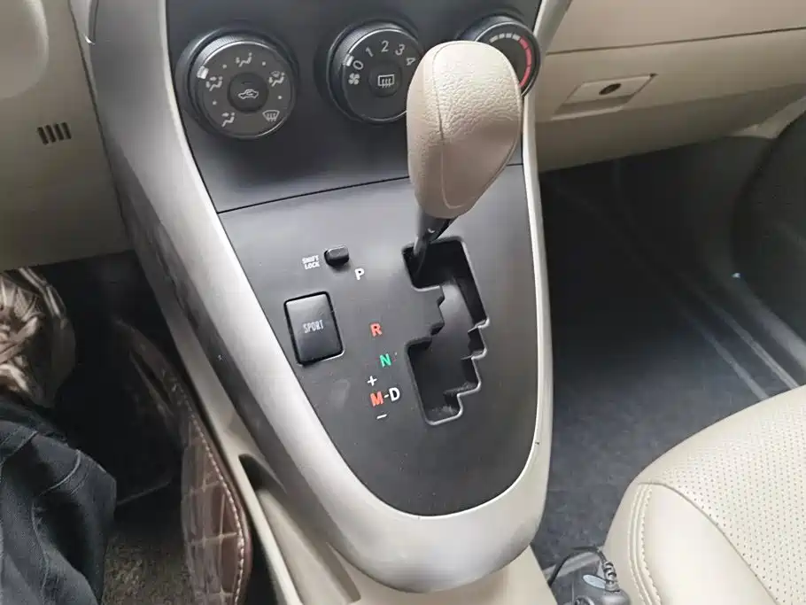 Toyota Verso — миниатюра 16