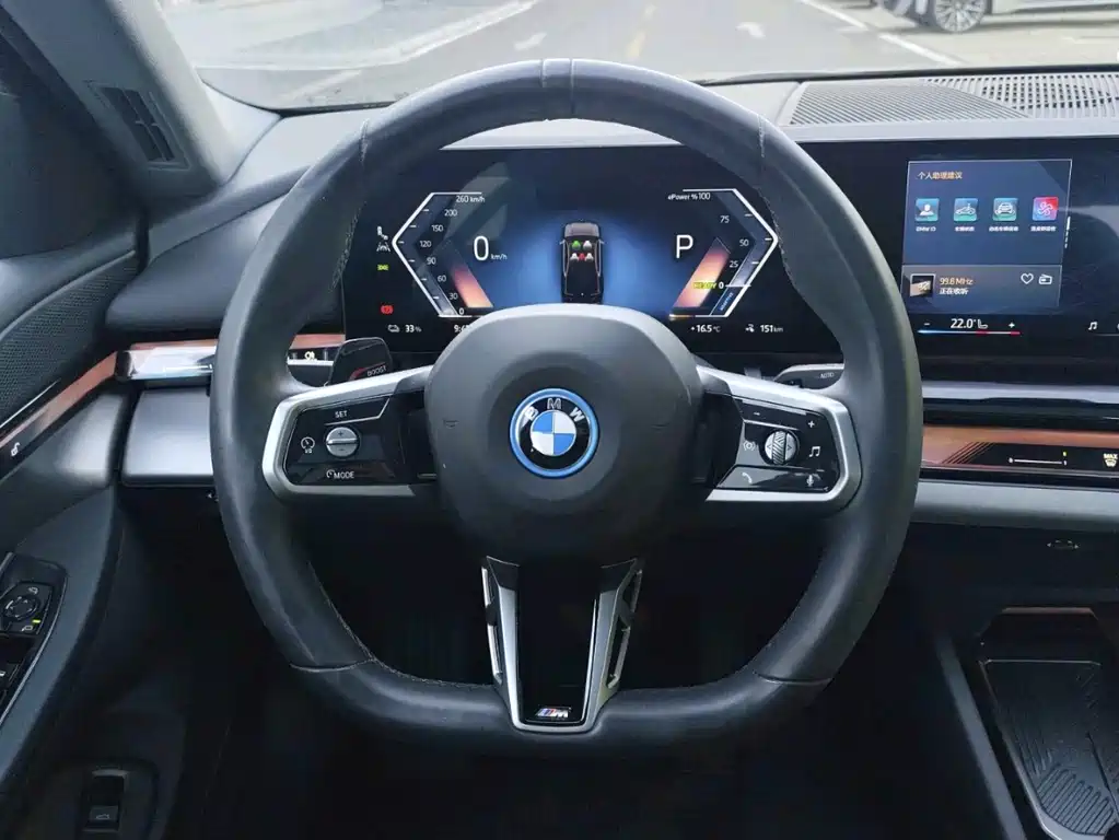 BMW i5 — миниатюра 9