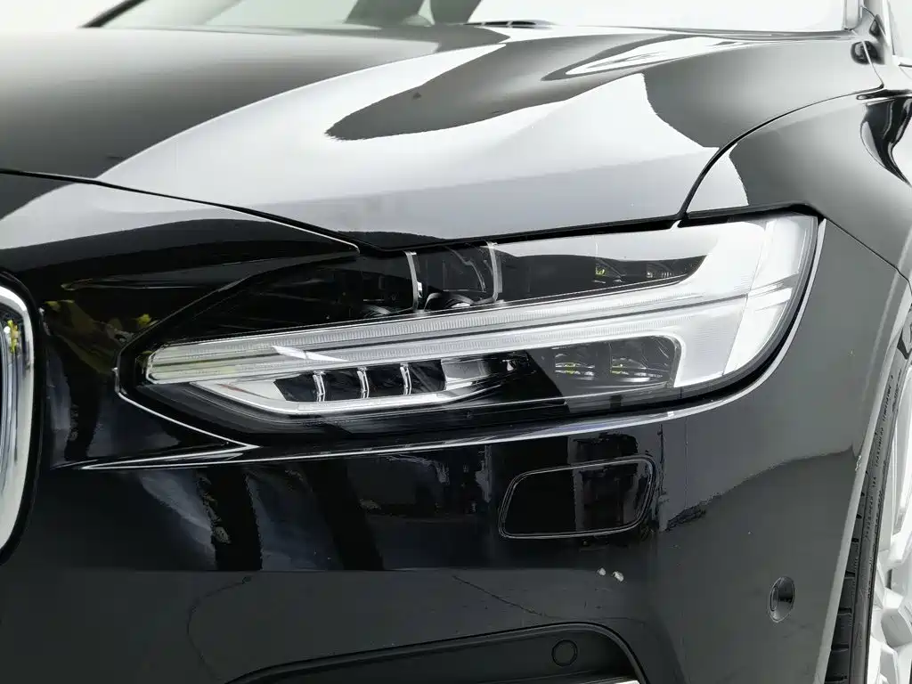 Volvo S90 — миниатюра 7