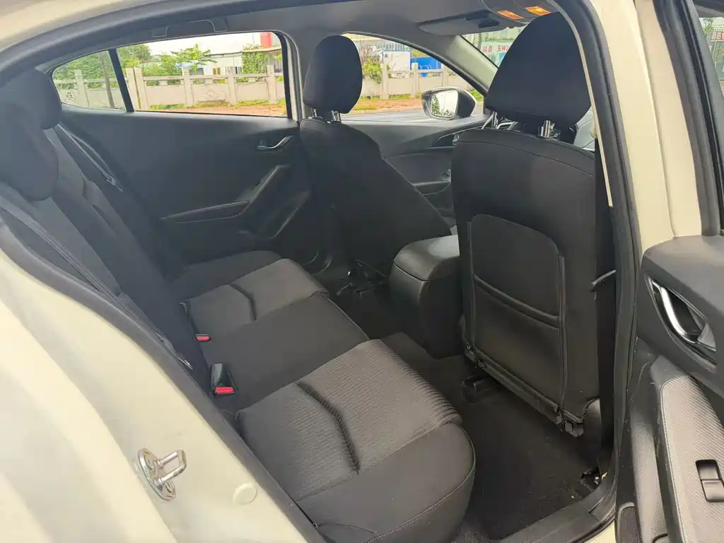 Mazda 3 Axela — миниатюра 9