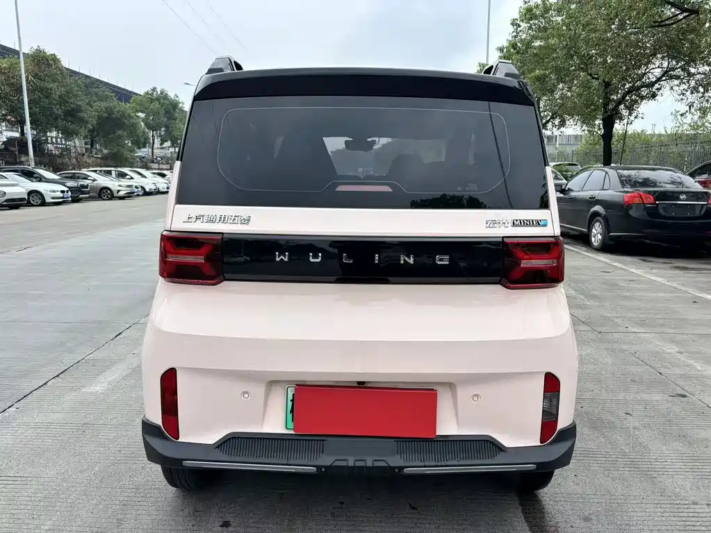 Wuling MINIEV — миниатюра 8