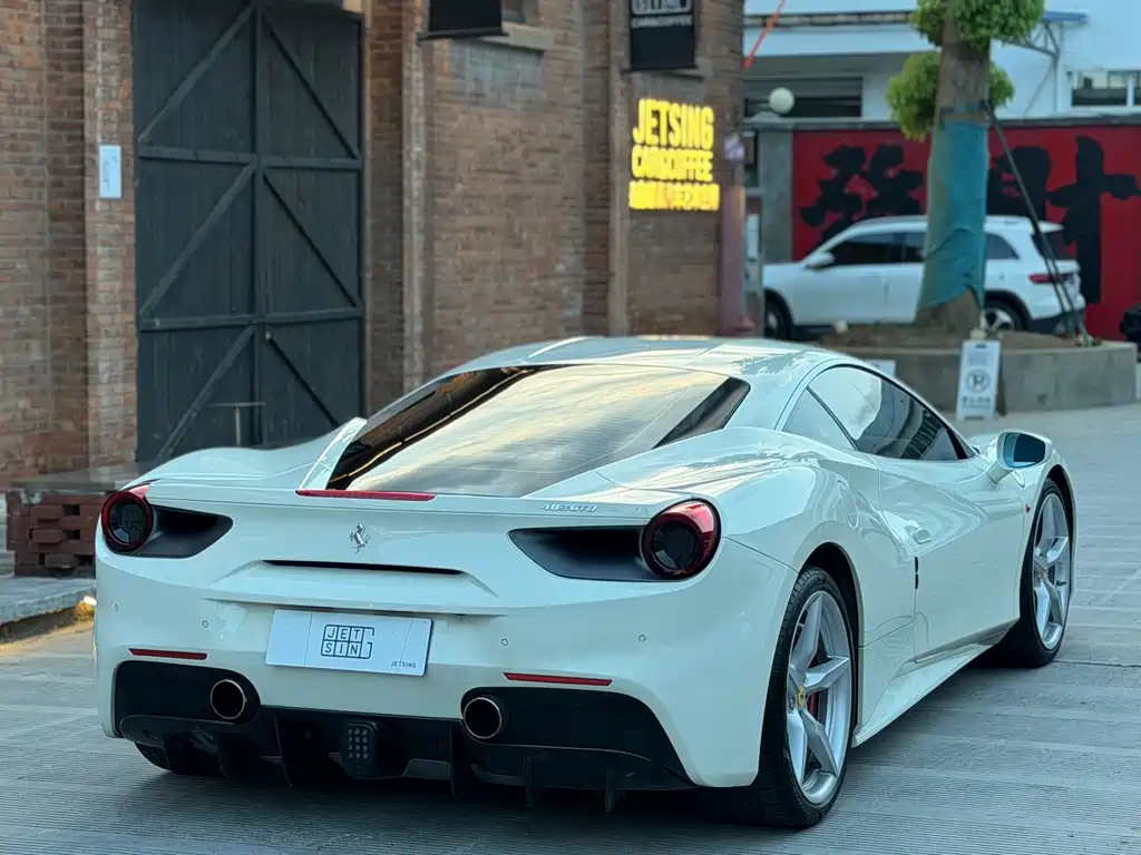 Ferrari 488 — миниатюра 4