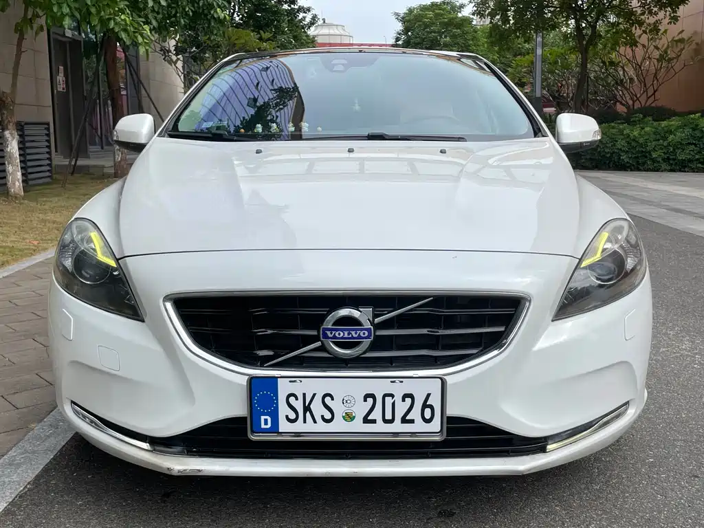 Volvo V40 — миниатюра 2