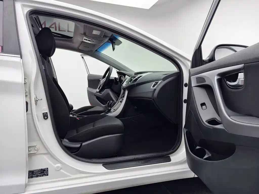 Hyundai Elantra Langdong — миниатюра 21