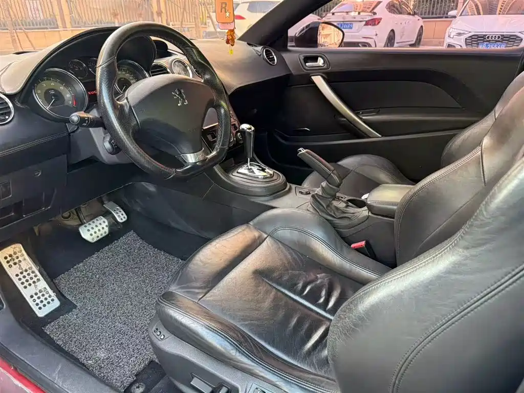 Peugeot RCZ 2011 1.6T Luxury Sport