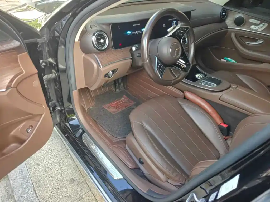 Mercedes-Benz E-Class — миниатюра 5