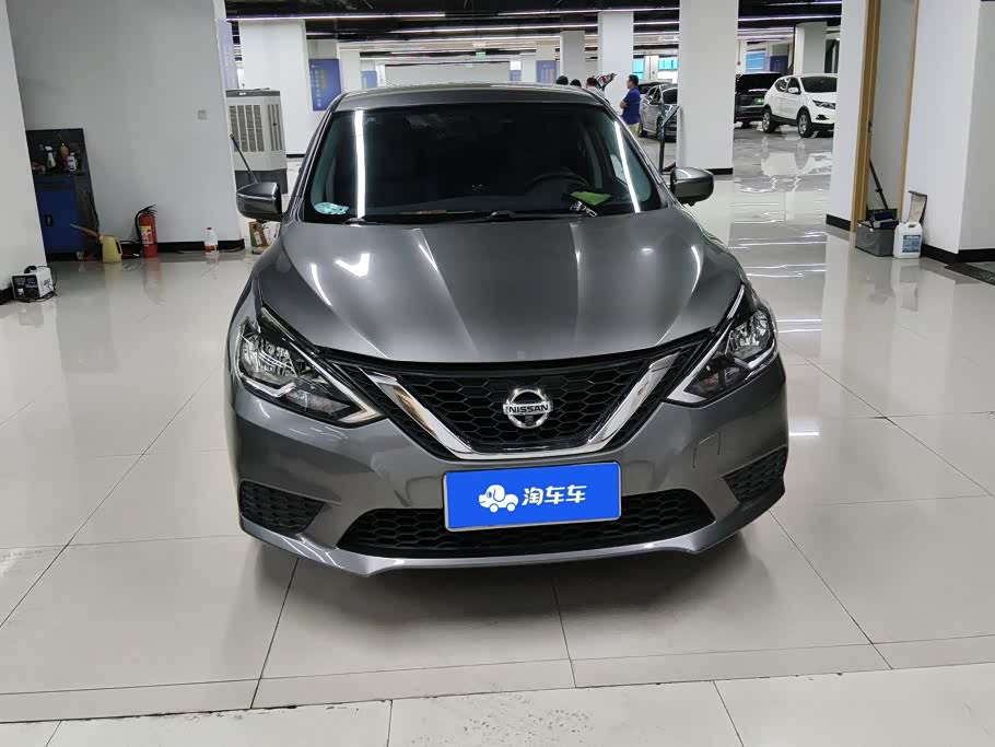 Nissan Sylphy 1.6 л 2022 г. Серебристо-серый, пробег 35200 км