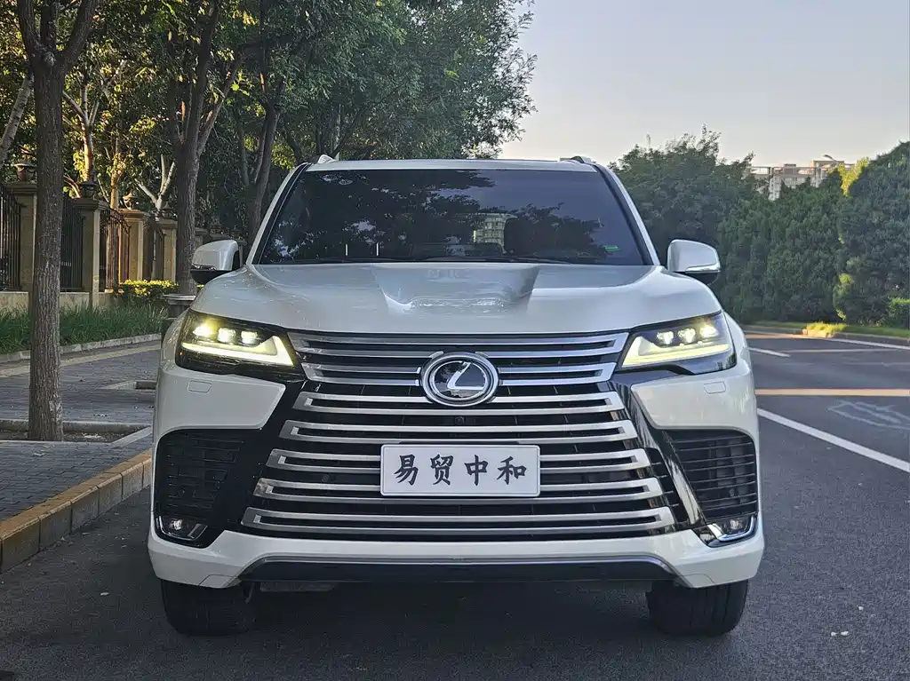Lexus LX — миниатюра 4